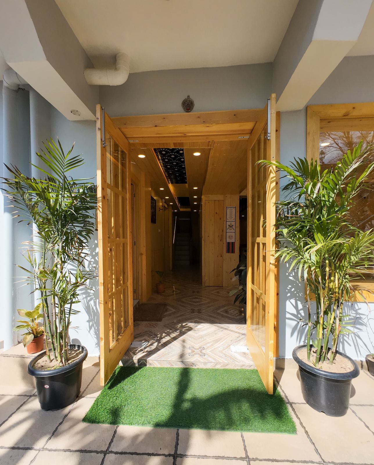 Ghar Bar Boutique Stay & Cafe